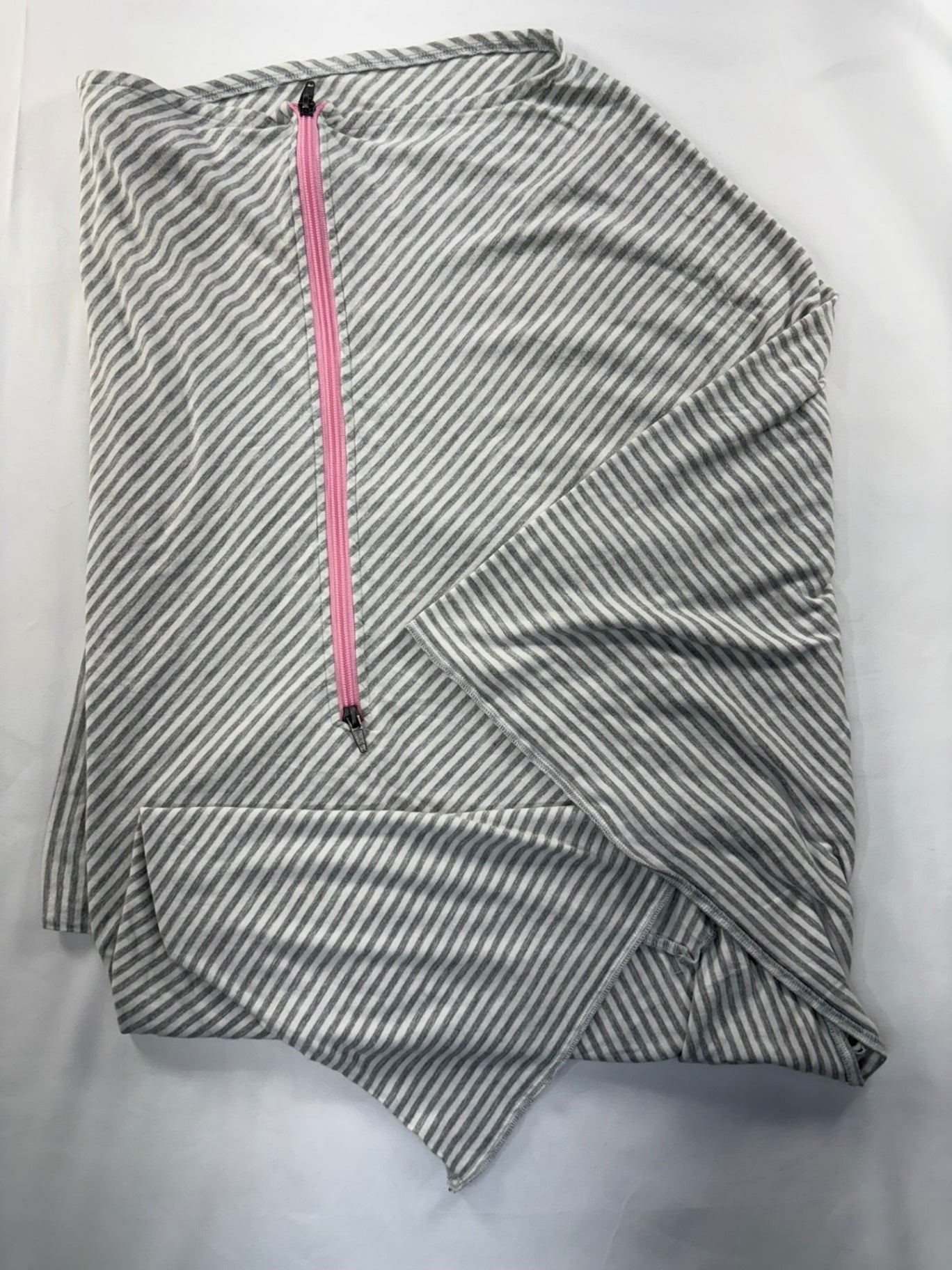 Baby Leaf Nursing Cover o/s Gray and White Stripes
