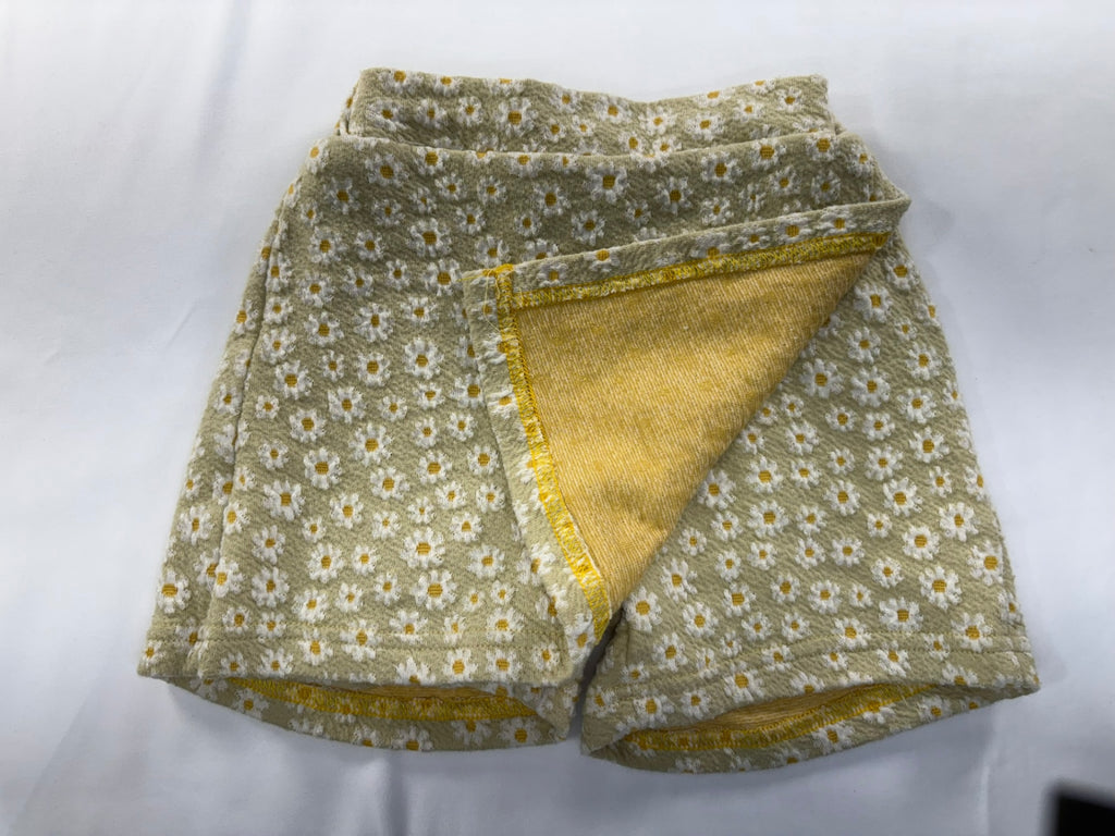 Otaly Skort 2T Light yellow with white daisies