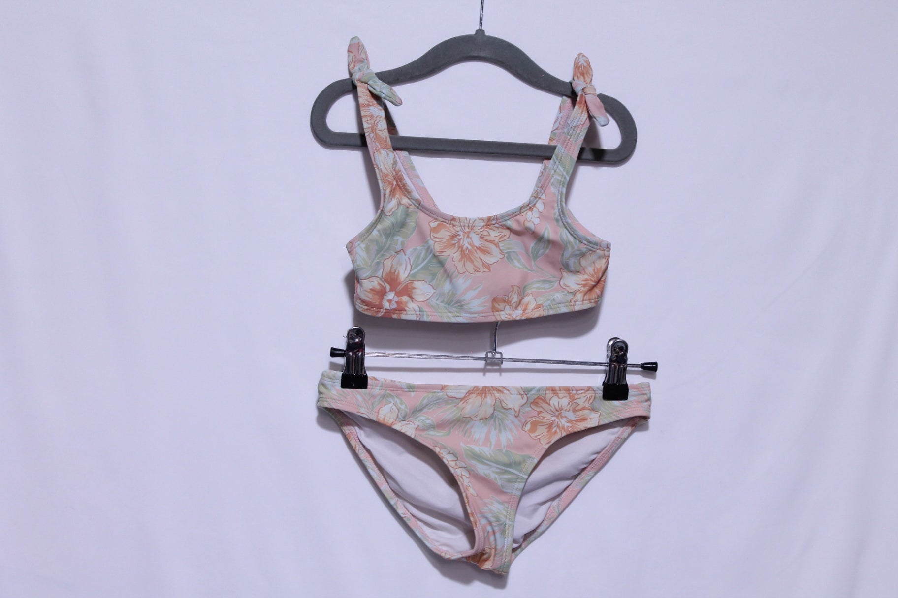 8 Rip Curl 2-Piece Swimsuit - Peach Floral