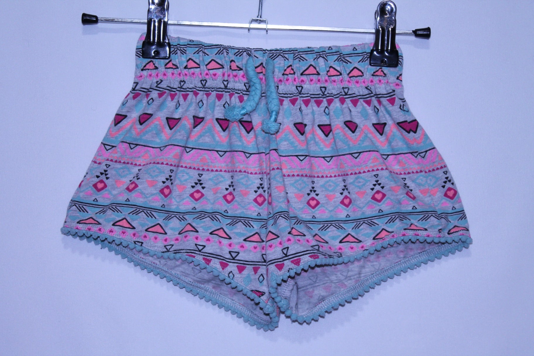 2T Unknown Shorts - Triangle Design