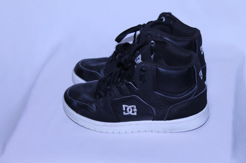2K DC Sneakers - Black and White