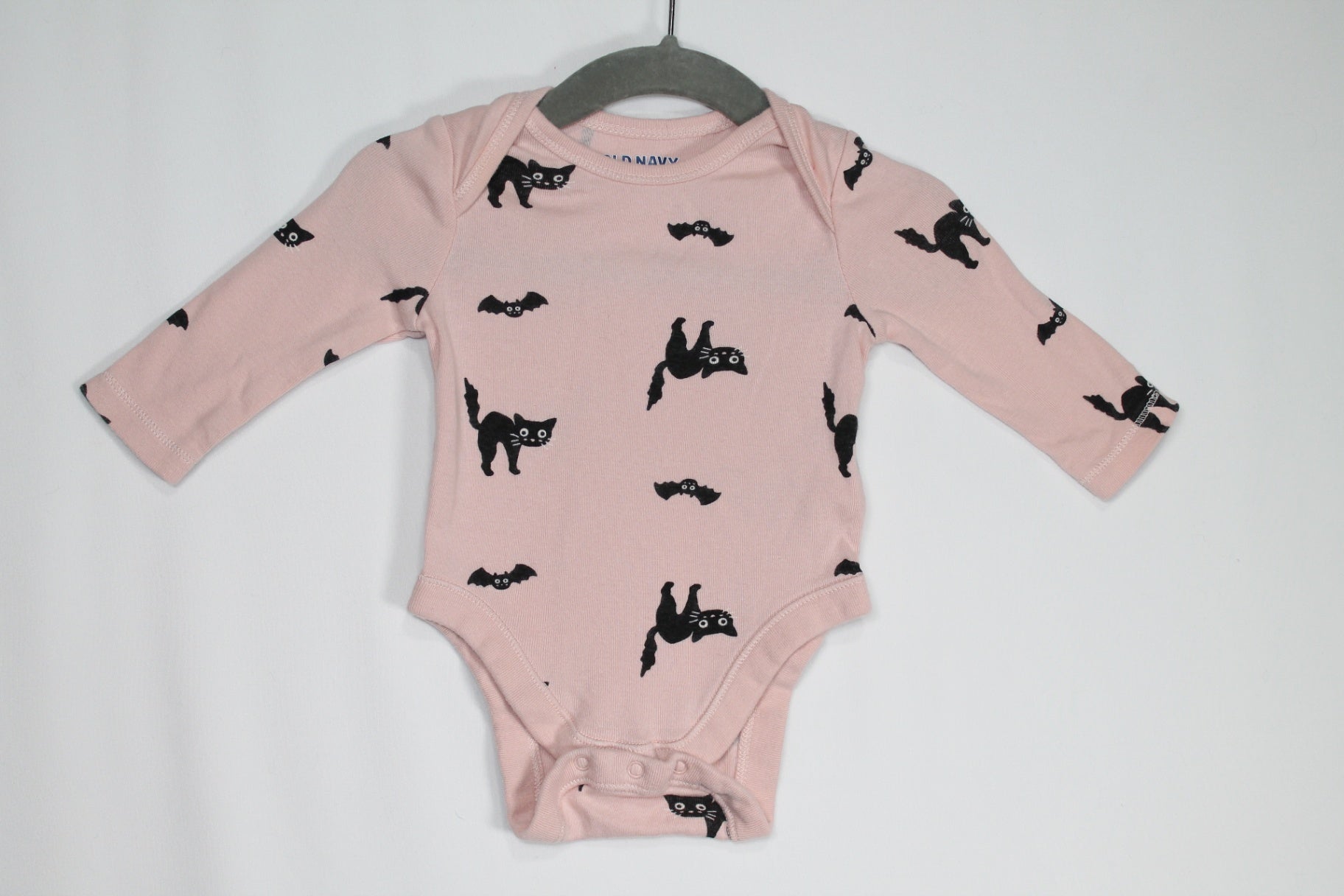 0-3m Old Navy Bodysuit - Pink w/Cats