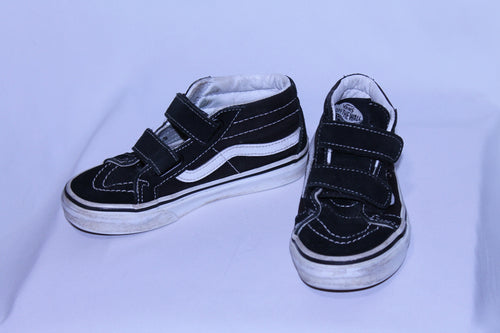 12.5K Vans Sneakers - Black and White