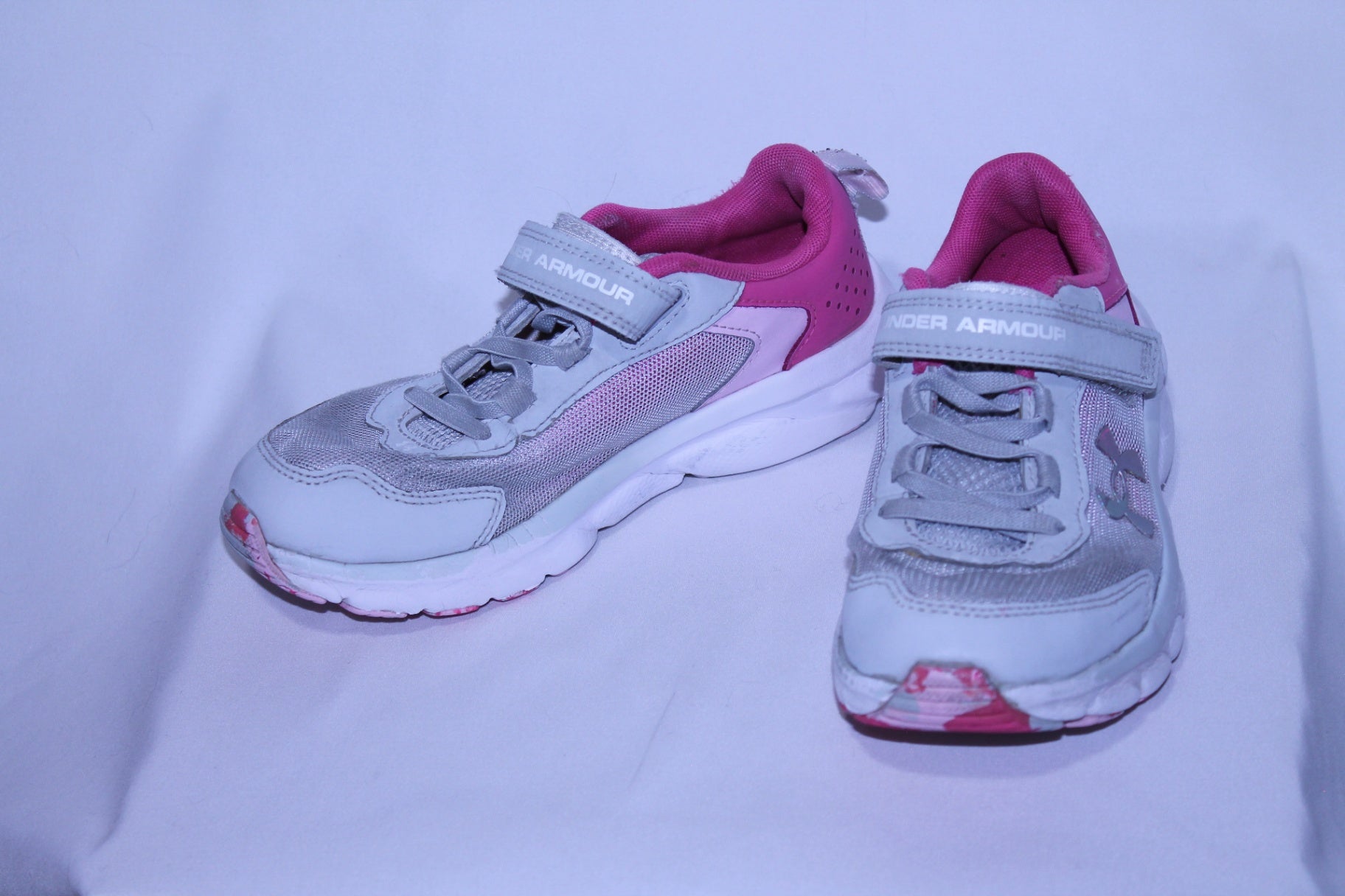 2.5K Under Armour Sneakers - White and Pink