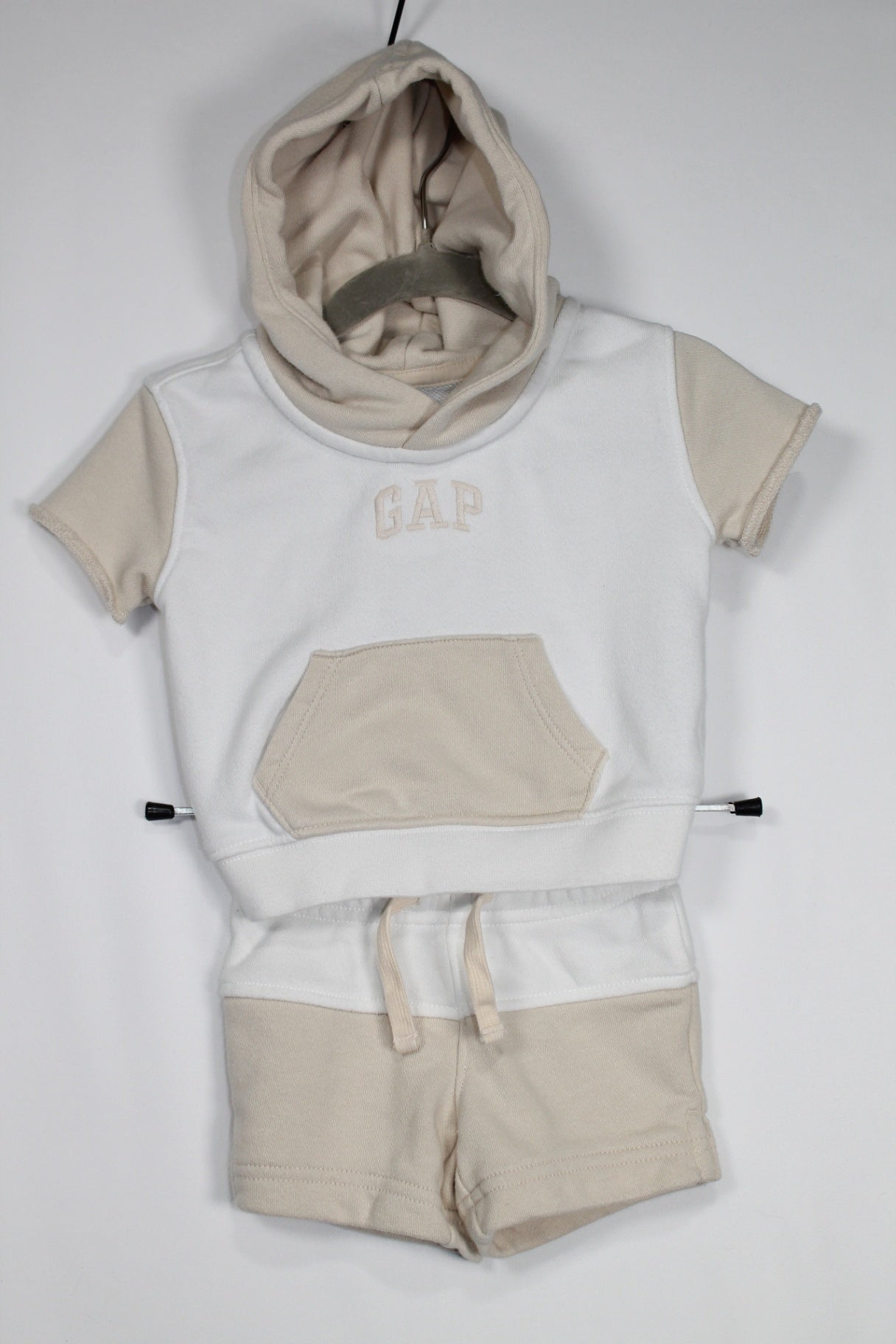 0-3m GAP 2-Piece Set: Sweatsuit - Beige and White