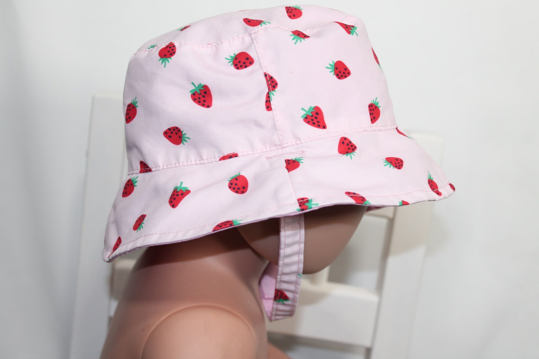 0-12m Joe Fresh Sun Hat - Pink w/Strawberries