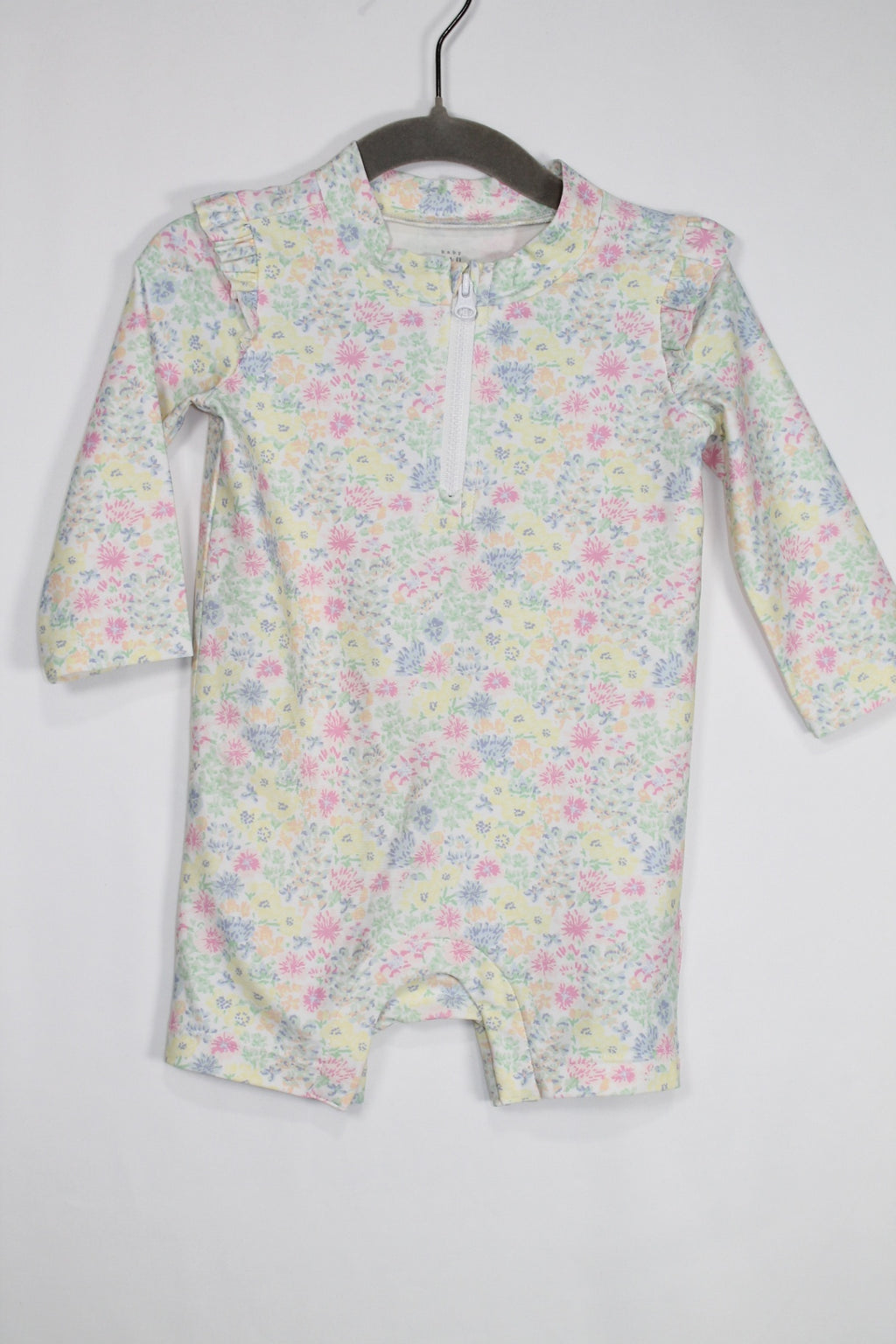 6-12m GAP 2-Piece: Swimsuit and Hat - Multi