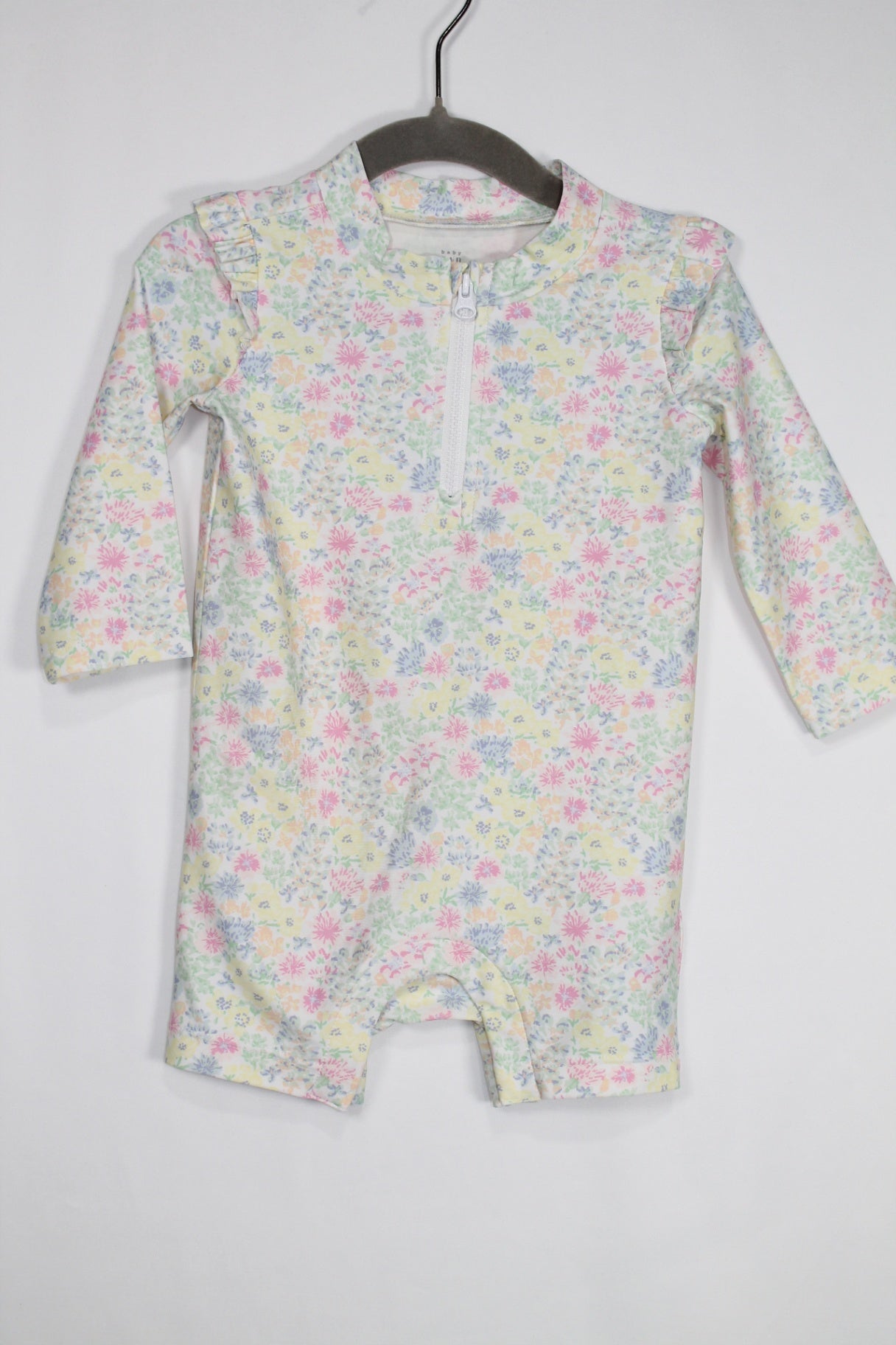 6-12m GAP 2-Piece: Swimsuit and Hat - Multi