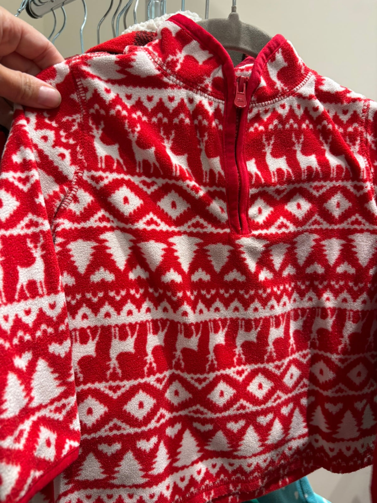 12-18m OshKosh B'gosh Sweater - Red and White