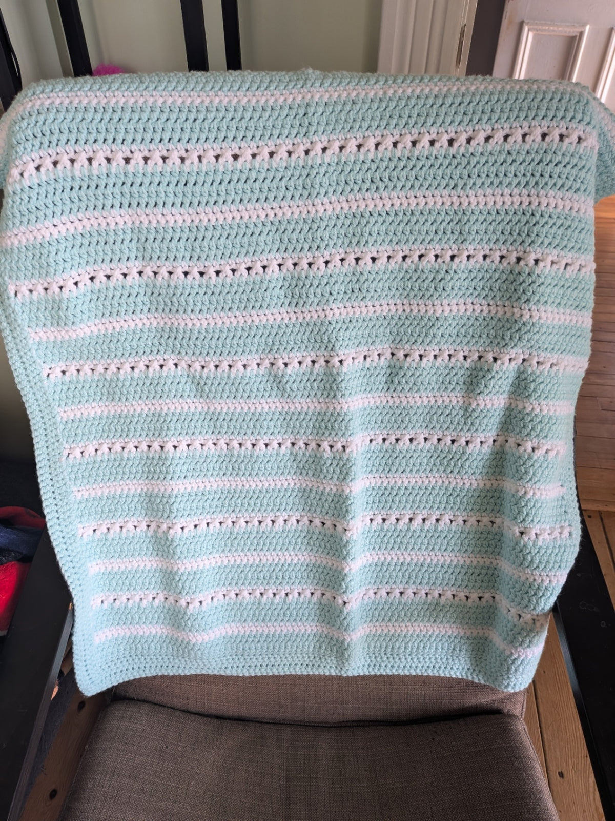 Sleepy Bear Fibres Baby Blanket - Blue & White Keyhole