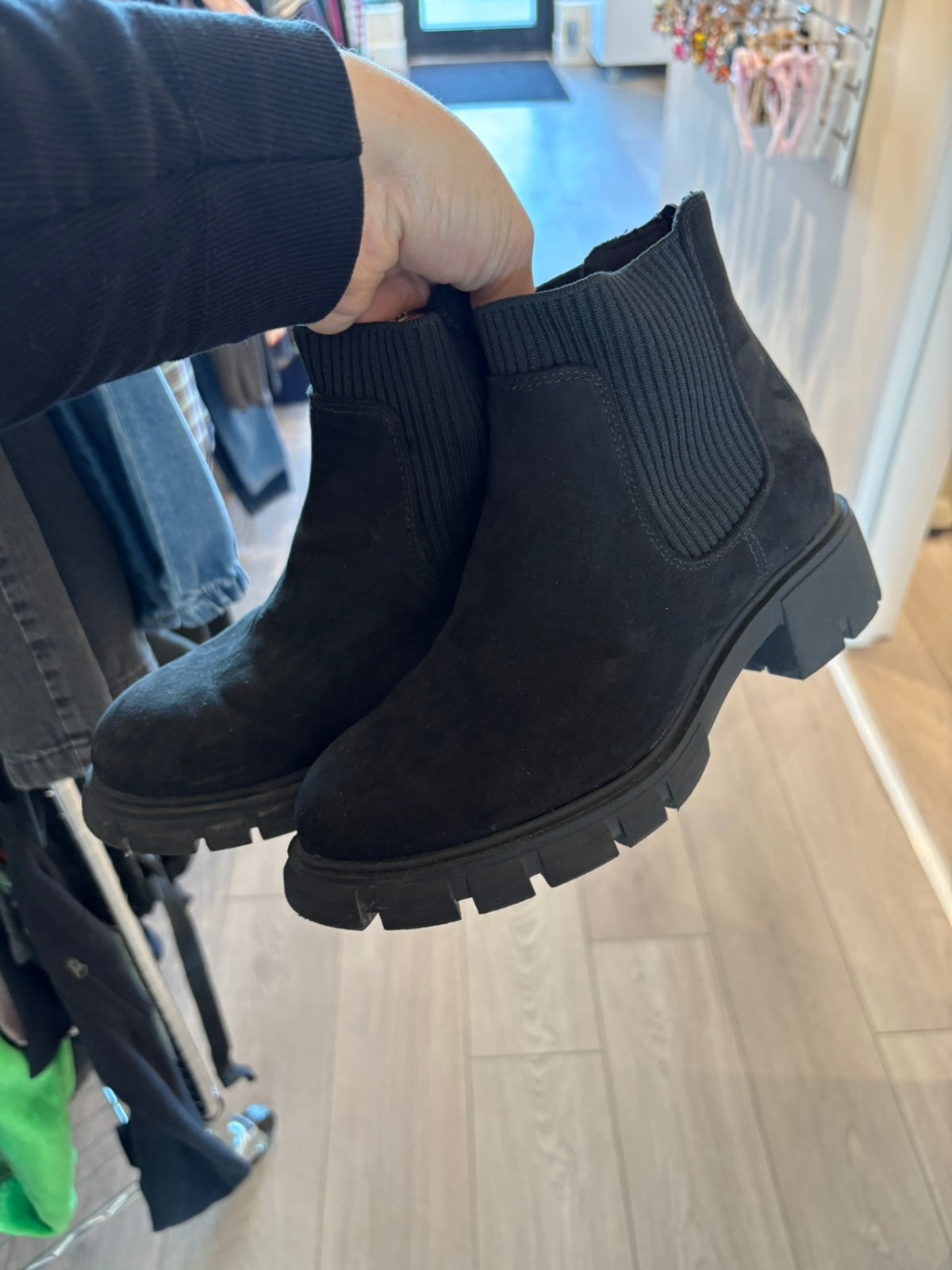 1Y Unknown Boots - Black