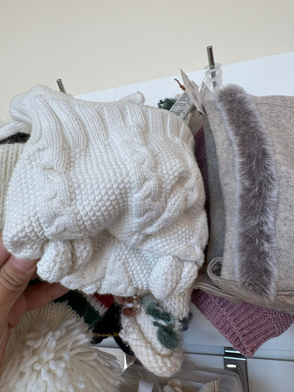 0-6m H&M Toque - Cream Knit Bear