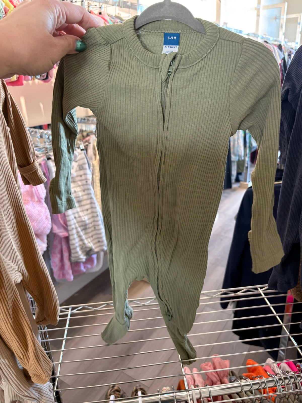 6-9m Old Navy Sleeper - Green