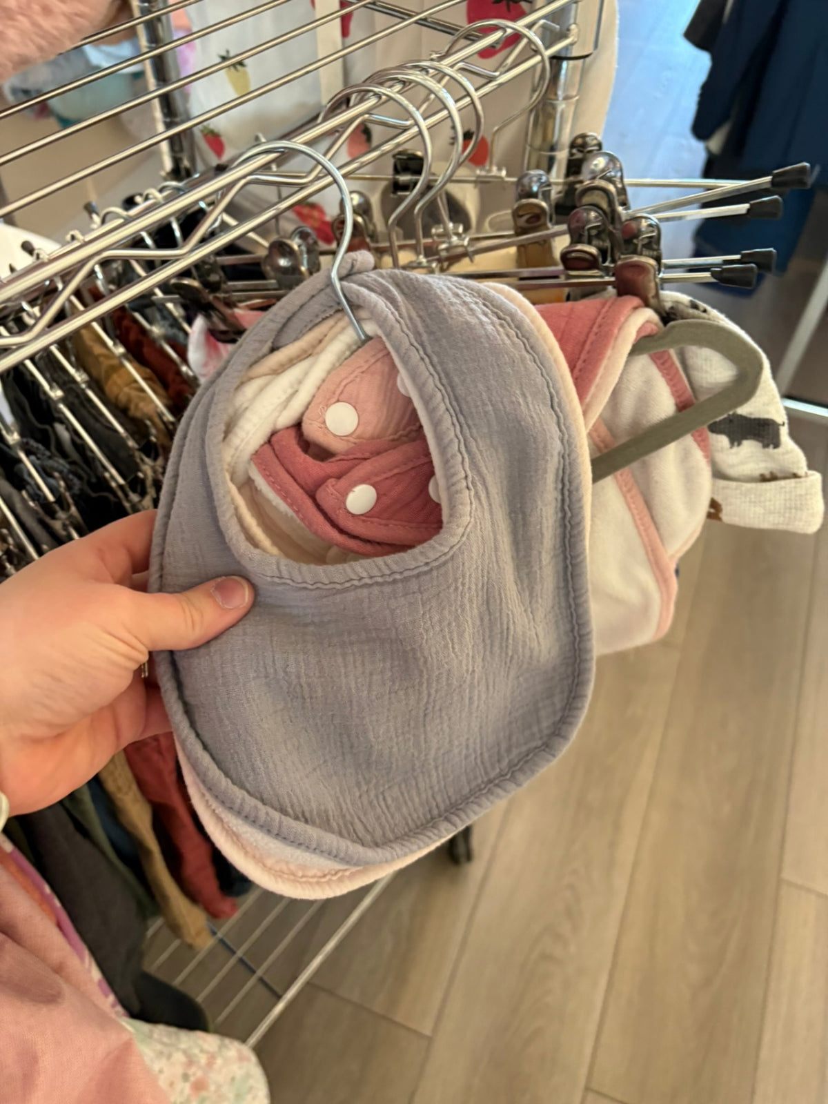 O/S Unknown Bib Bundle - Pinks