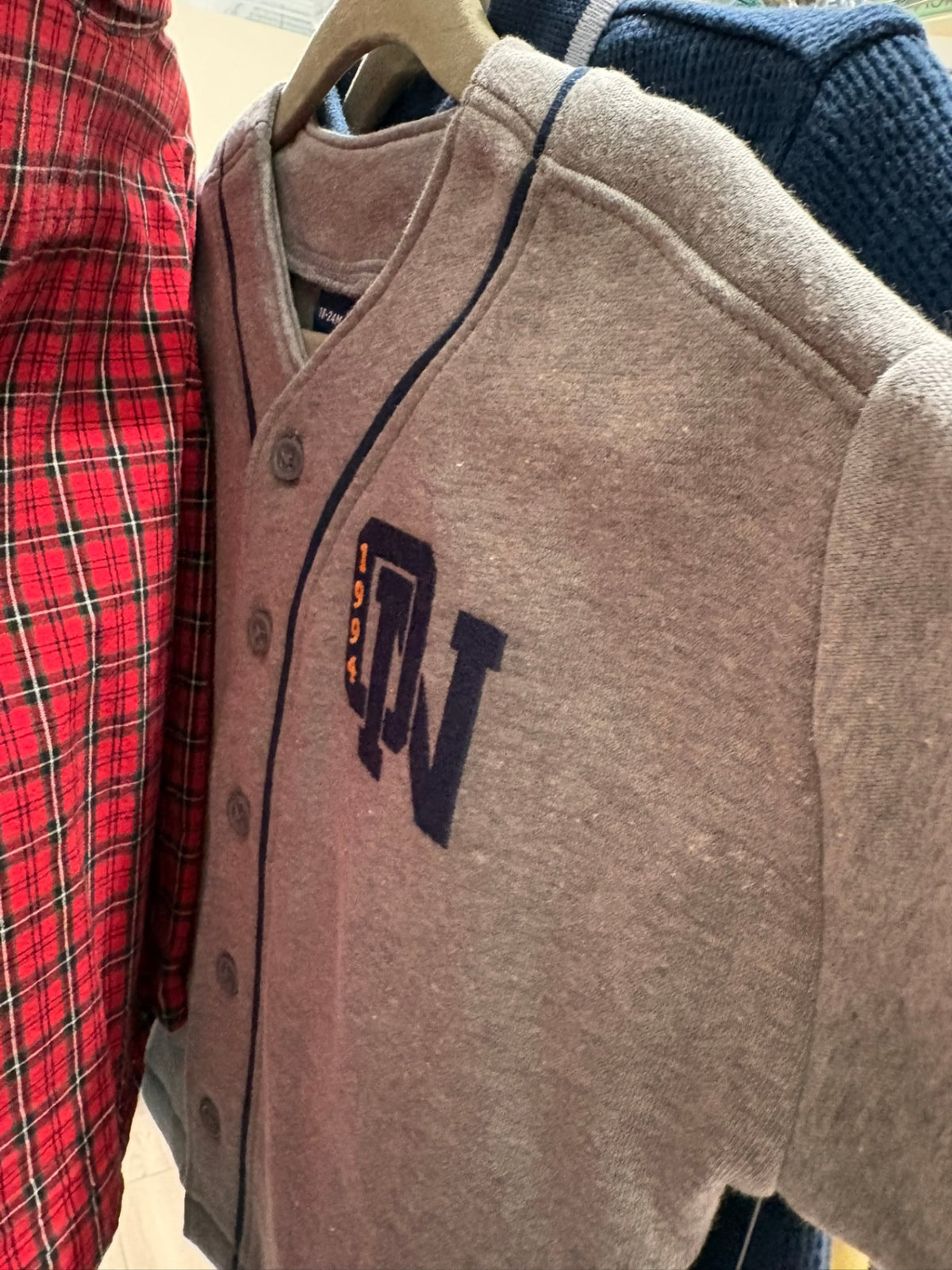 18-24m Old Navy T-Shirt - Button Varisty